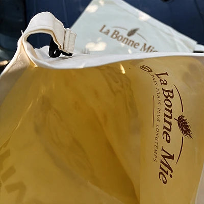 Intérieur enduit de cire d’abeille et attache sans zipper